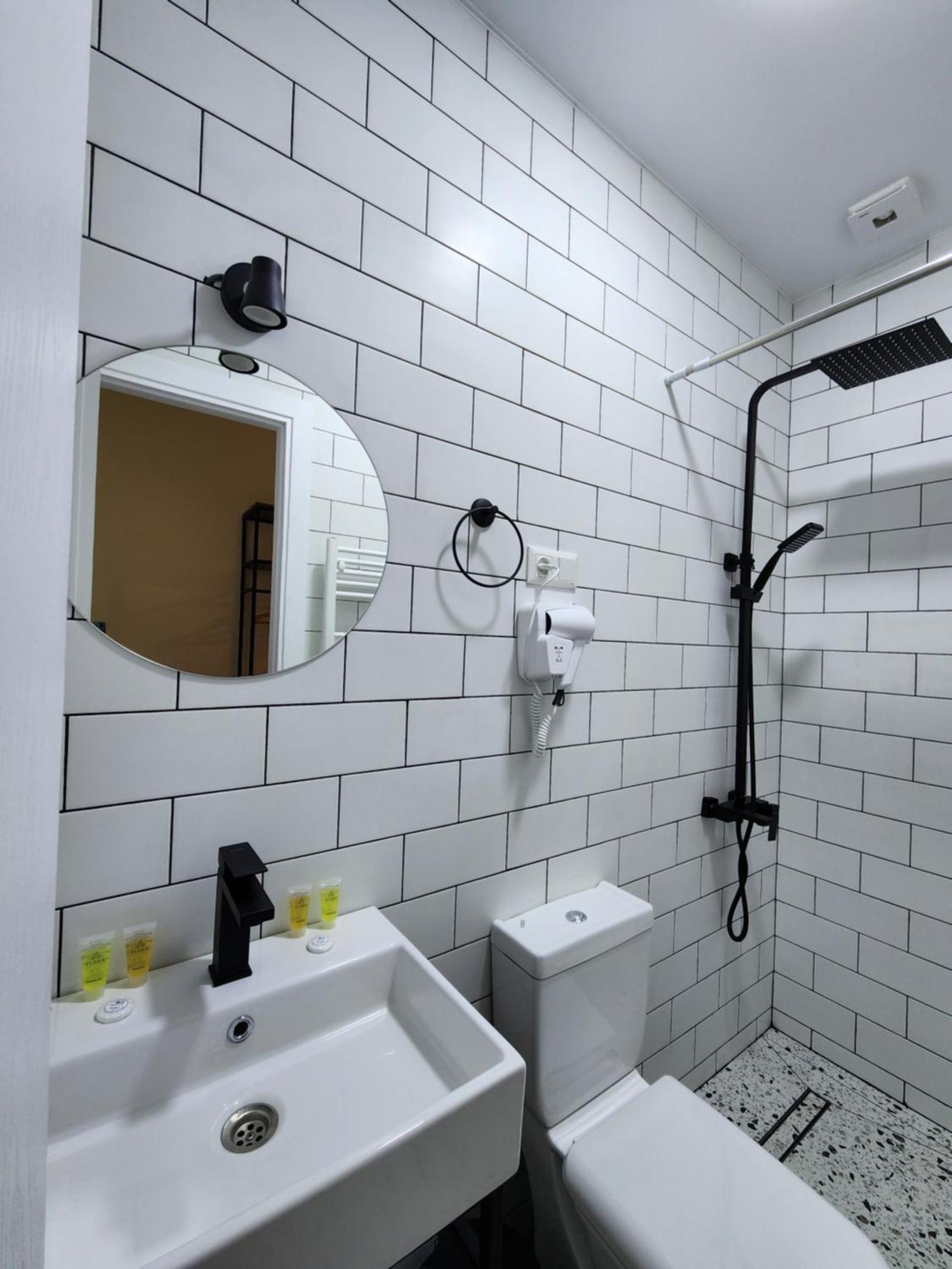Dro Hotel クタイシ エクステリア 写真
