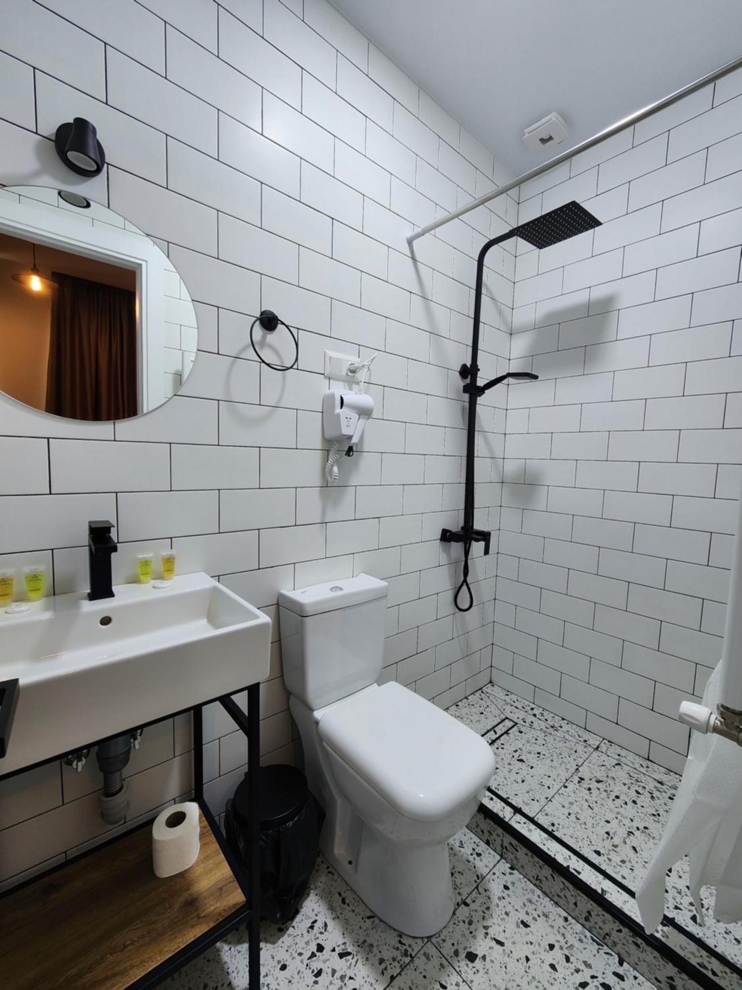 Dro Hotel クタイシ エクステリア 写真